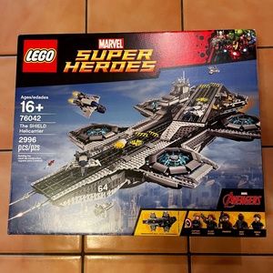 LEGO Marvel Super Heroes, The SHIELD Helicarrier, 76042, 2996 pieces with Marvel